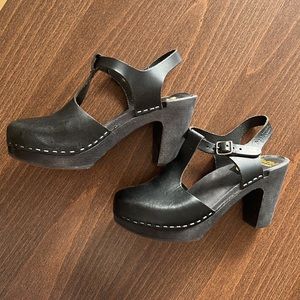 Swedish hasbeens wooden clogs black